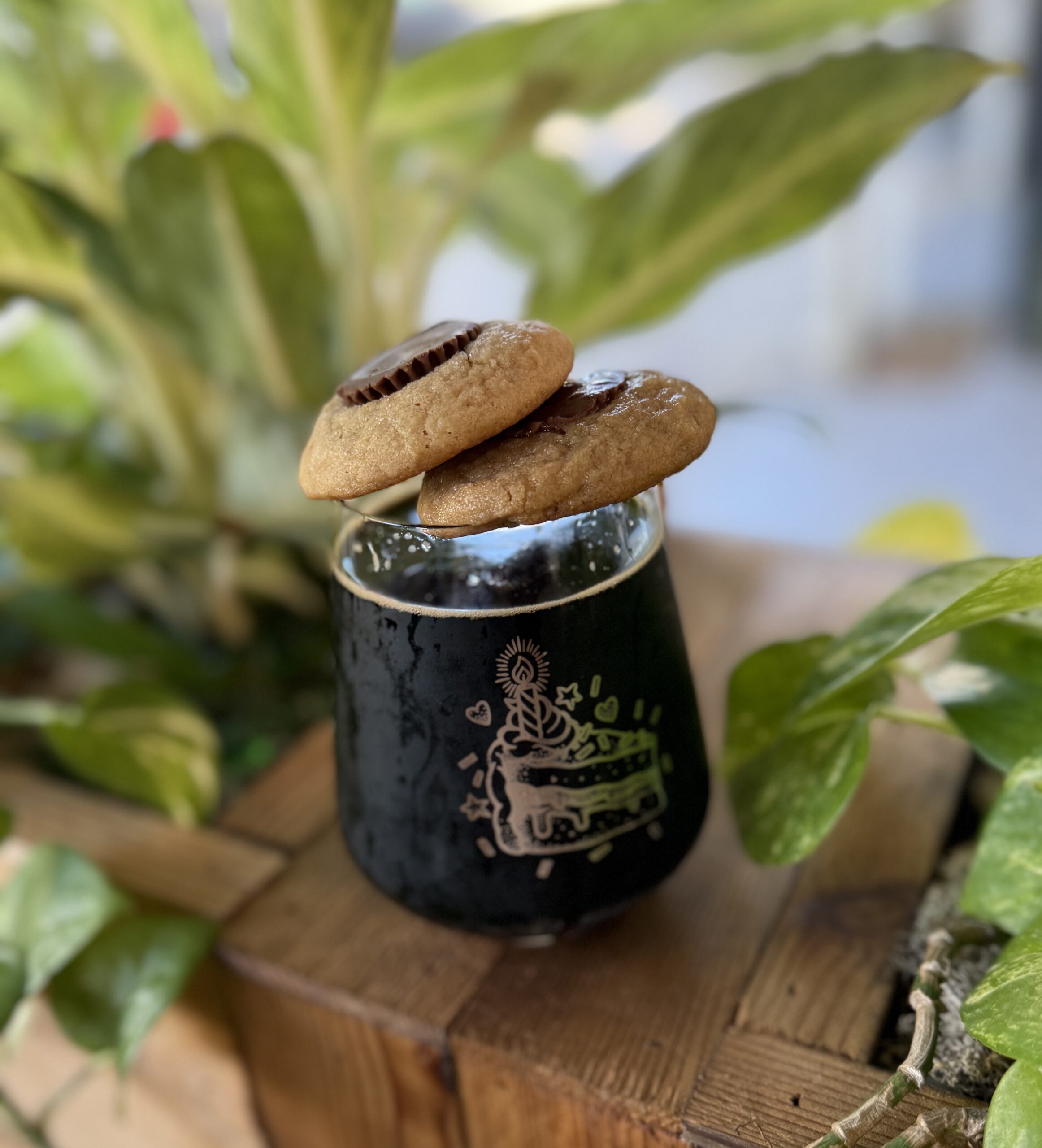 Dark craft beer with cookies at Van Beers Bottle & Tap in Melbourne FL, a bring-your-own-food friendly taproom